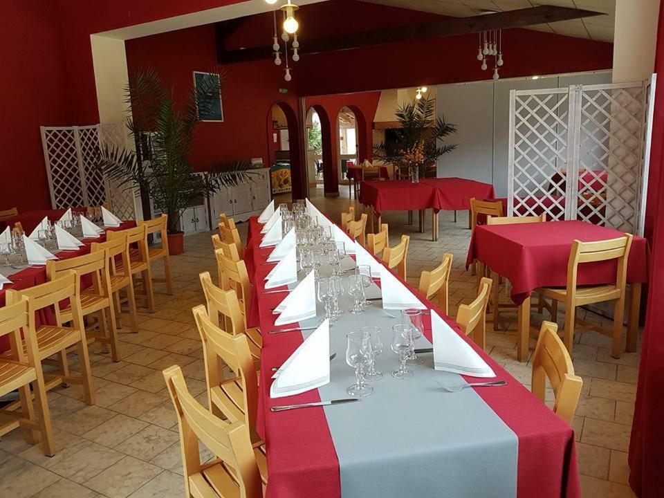 Les Chênes verts Saint-Savinien Exterior foto